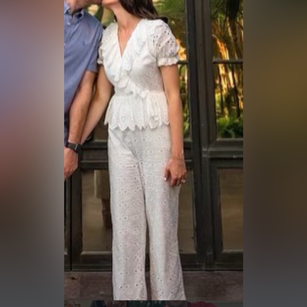 Anthropologie eri + Ali white shortsleeved eyelet jumpsuit size small cropped.